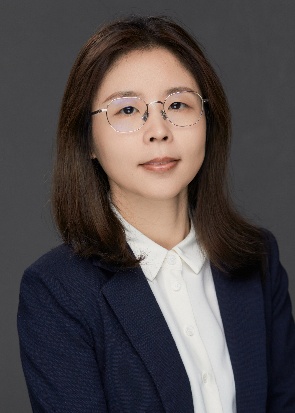 杨  莉